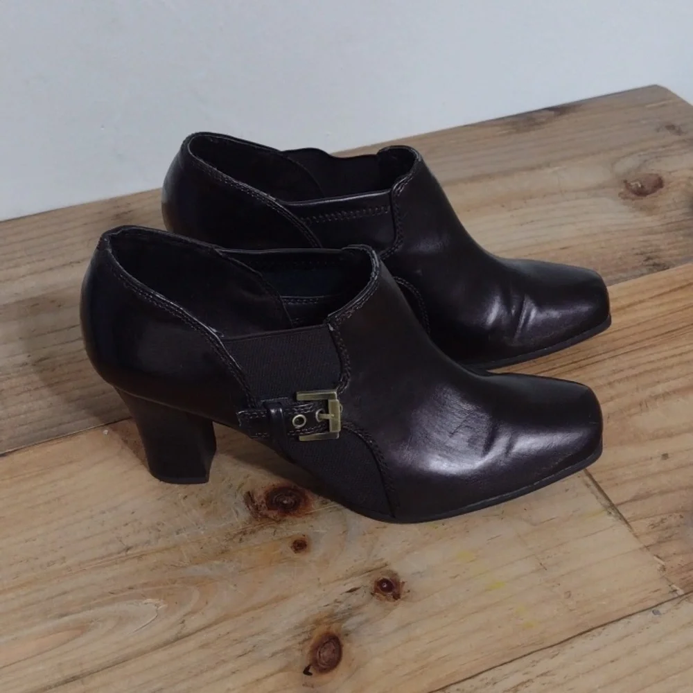 Nickels Faux Leather Square Toe Ankle Booties w/ Buckle Size 9